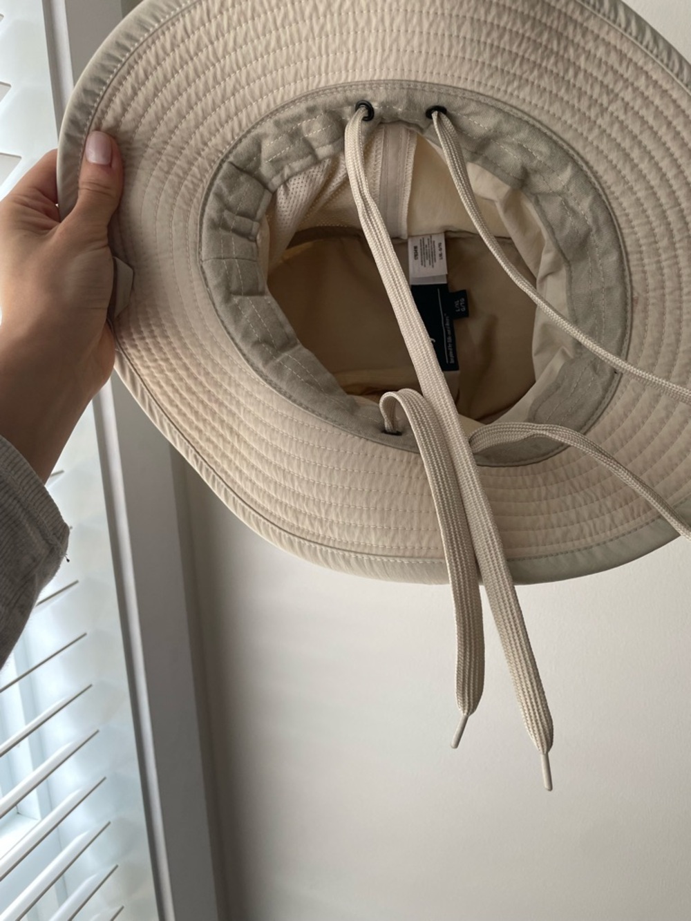 Tilley hat - Picture 2 of 8